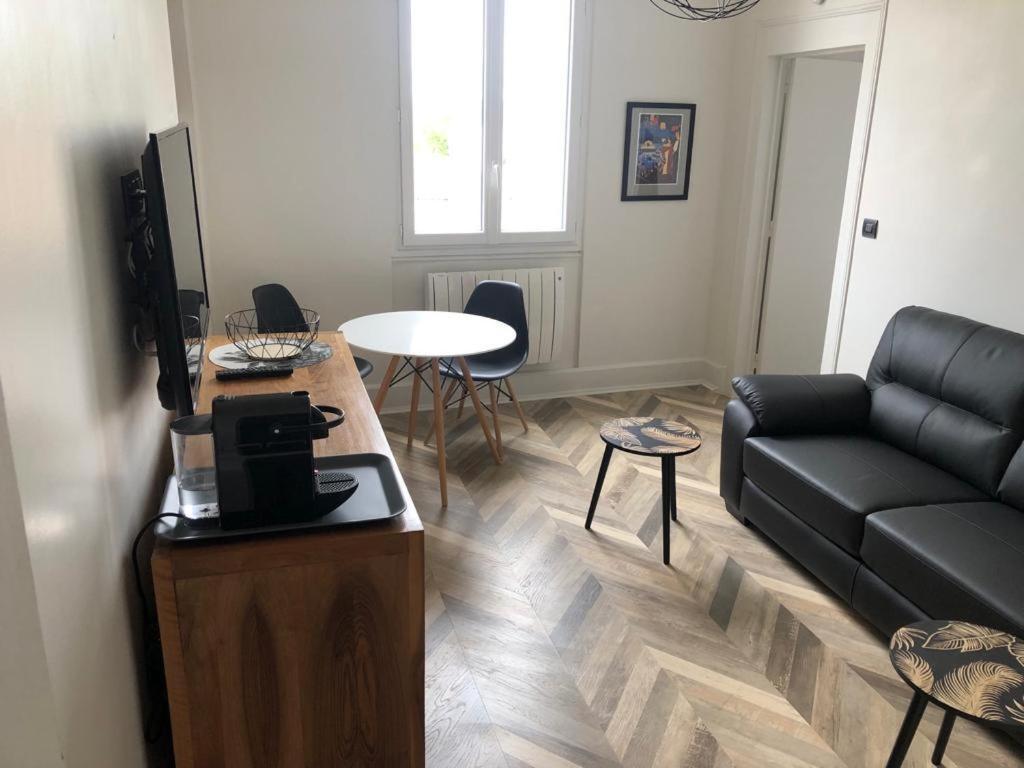 Superbe Appartement Independant En Centre Ville 비시 외부 사진